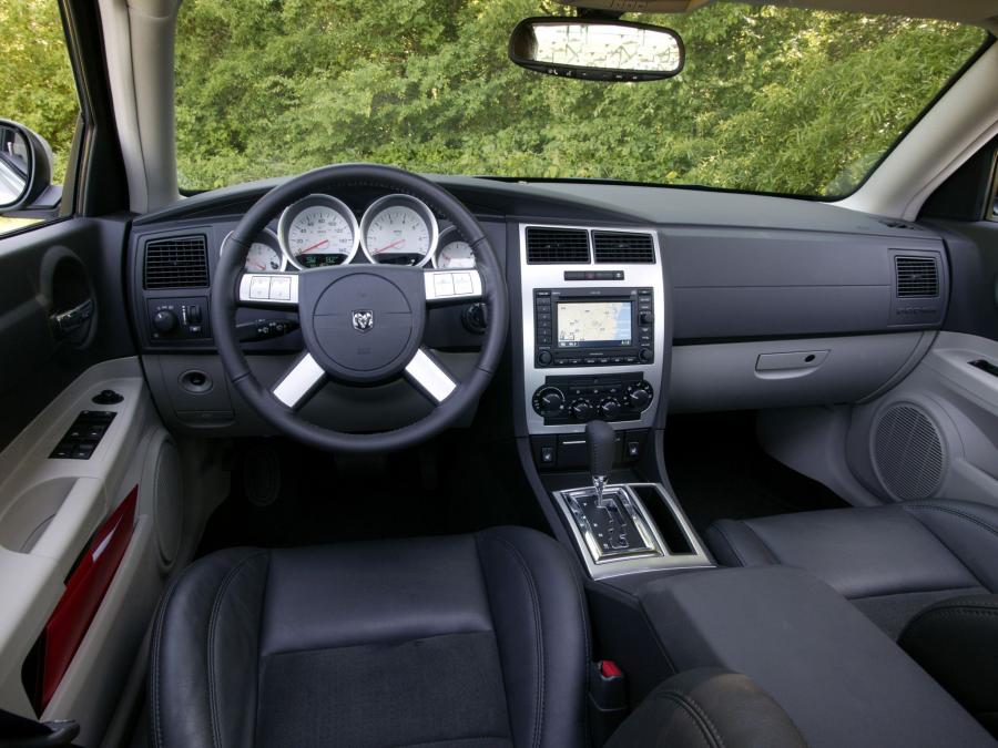  Dodge Charger 2005 года  (фото 18 из 18)